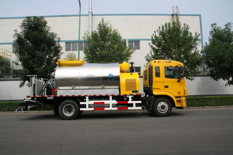 瀝青灑布車(chē)具備的特性有哪些